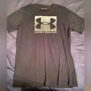 Black under armor shirt, large